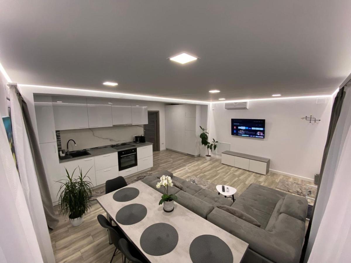 Lora Studio Apartamento Suceava Exterior foto
