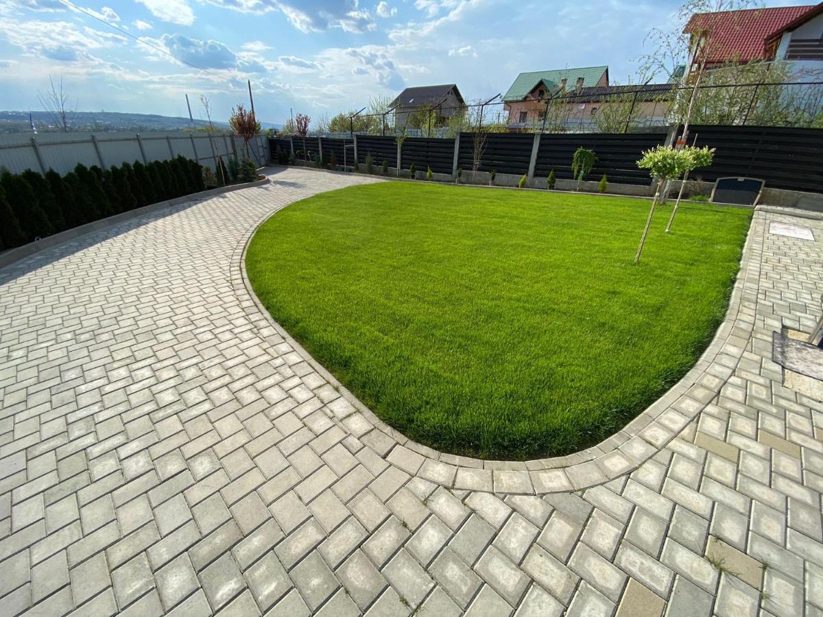 Lora Studio Apartamento Suceava Exterior foto