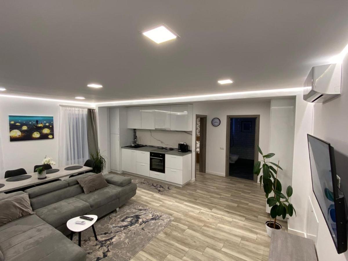 Lora Studio Apartamento Suceava Exterior foto
