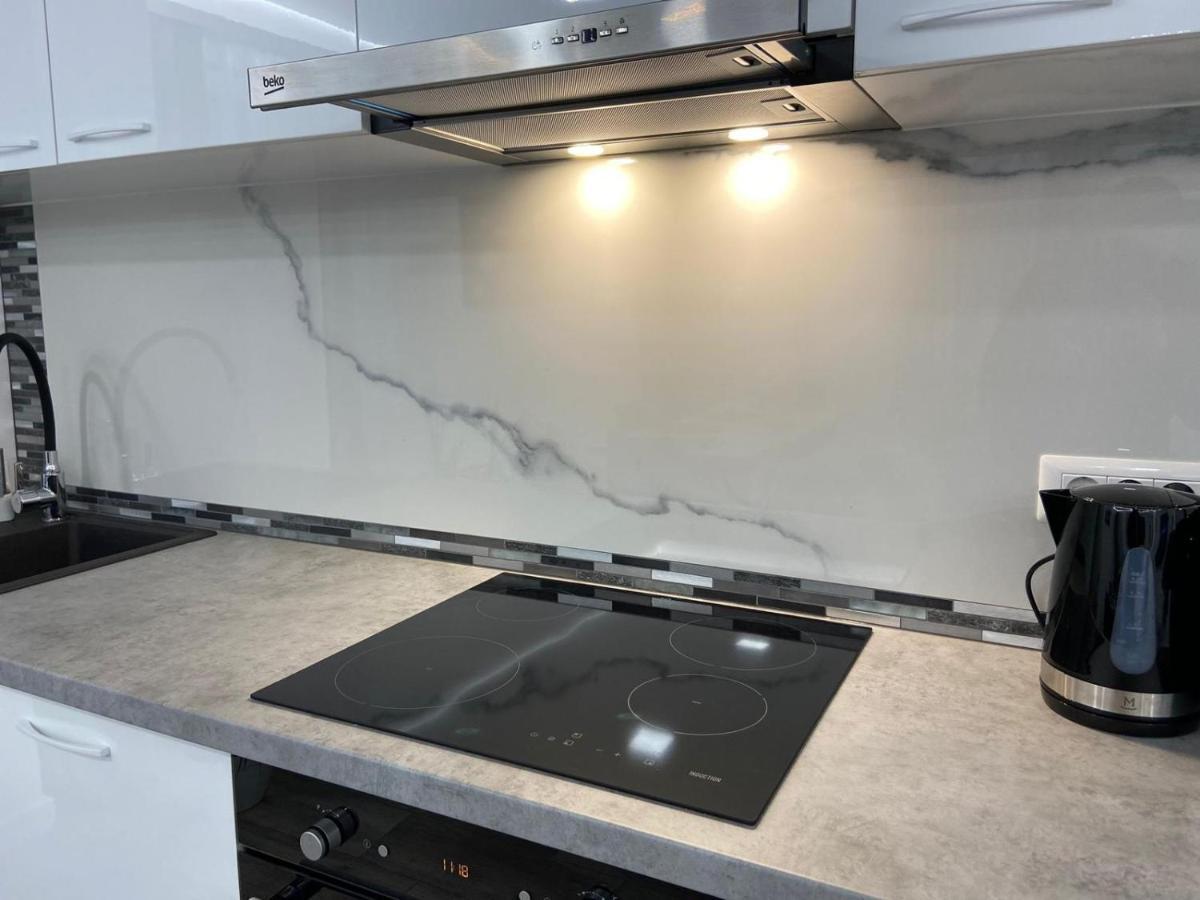 Lora Studio Apartamento Suceava Exterior foto