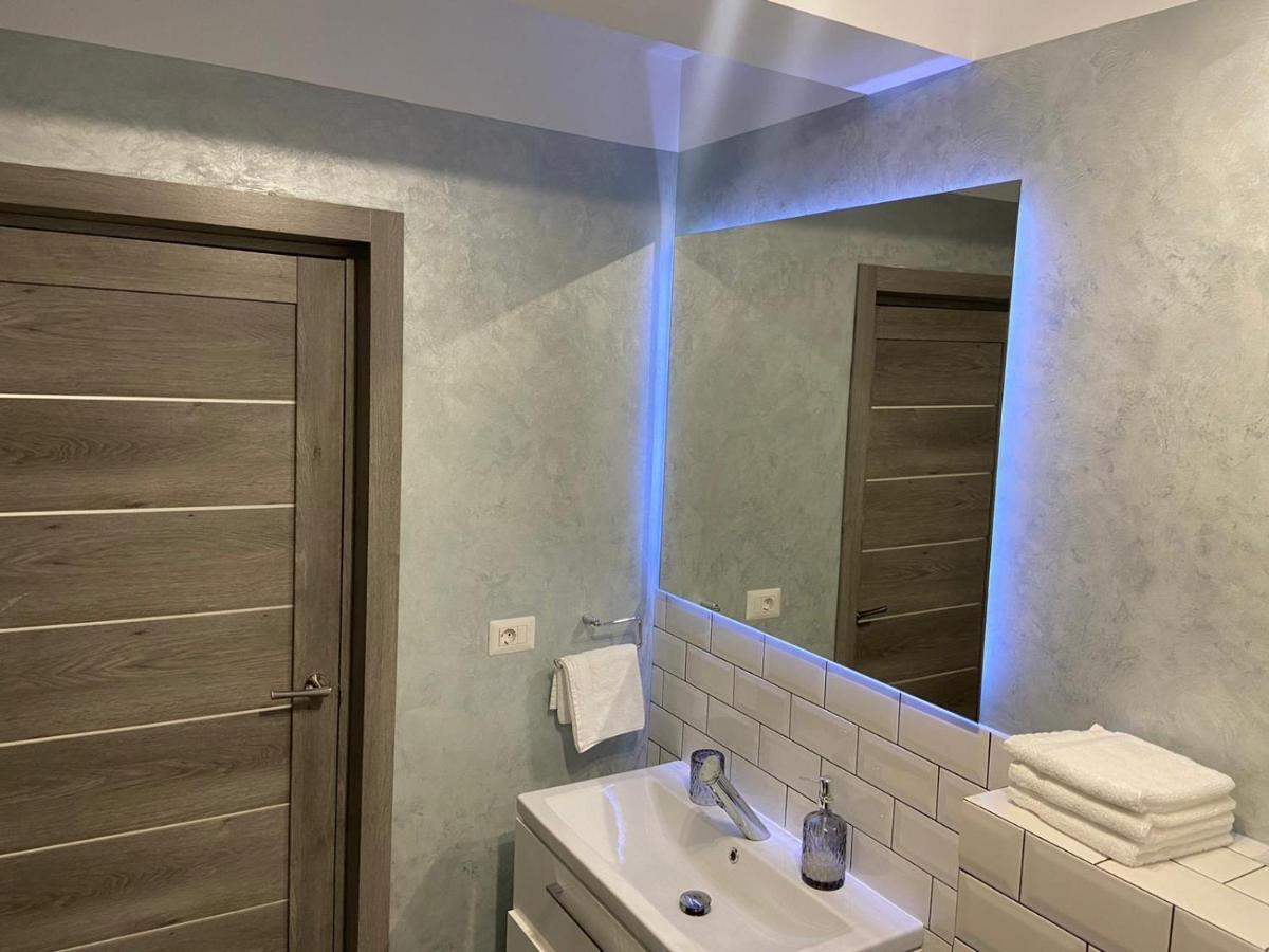 Lora Studio Apartamento Suceava Exterior foto